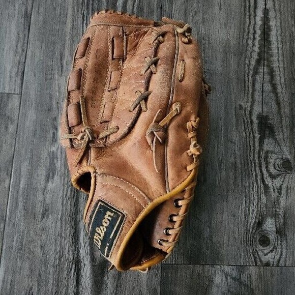 Wilson Games Vintage 6s Wilson Softball Glove Pro Style Snap Action